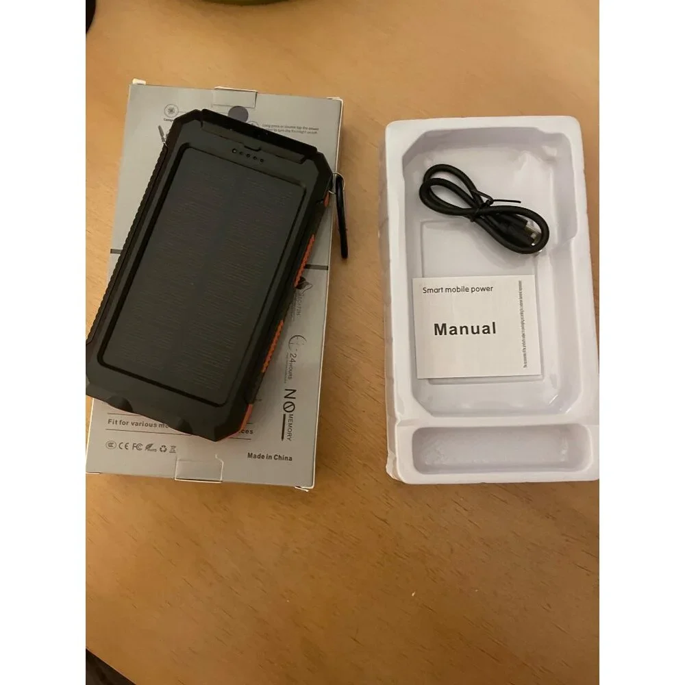 New Safe Speed Outdoor Protection Solar Power Bank with Ultra Bright Flashlight